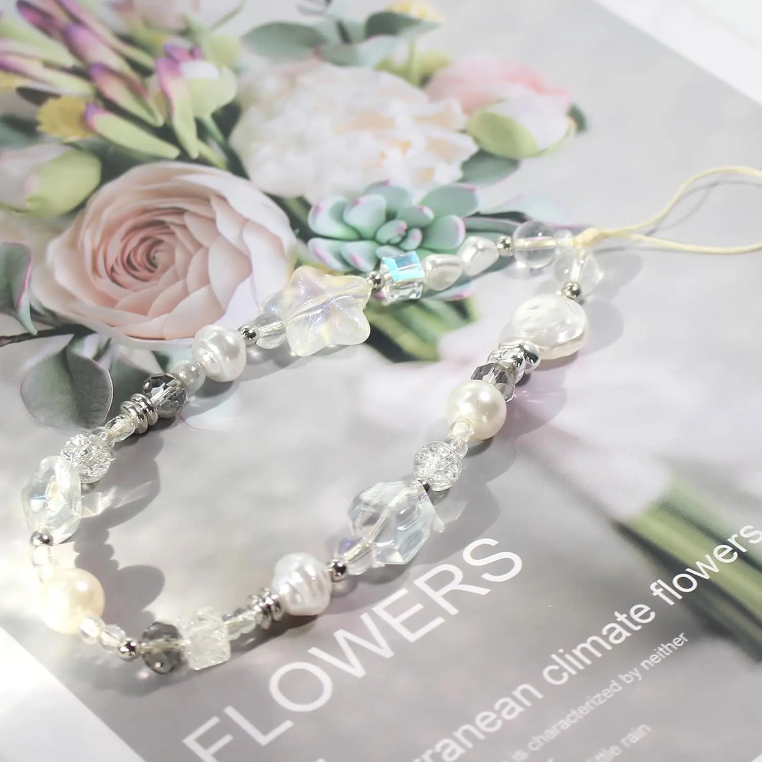 Cute Beaded Camera Wrist Strap - Phone Accessories Images 리뷰 및 가격